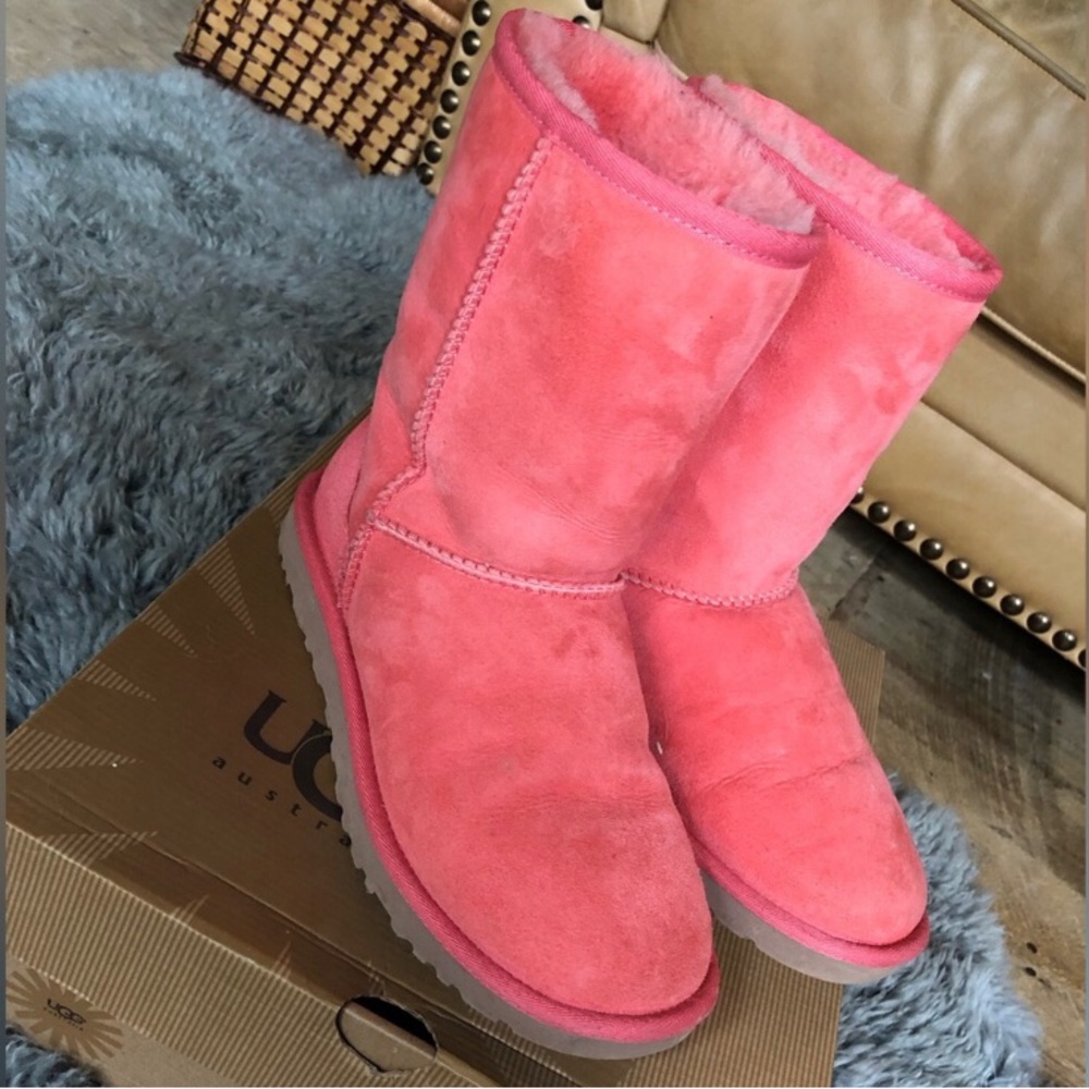 Pink Uggs Size 6